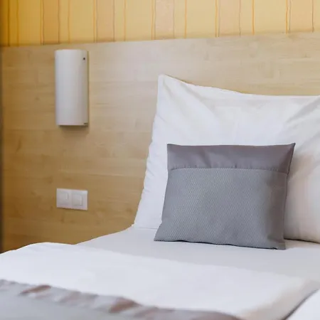 Vista Hotel 4*