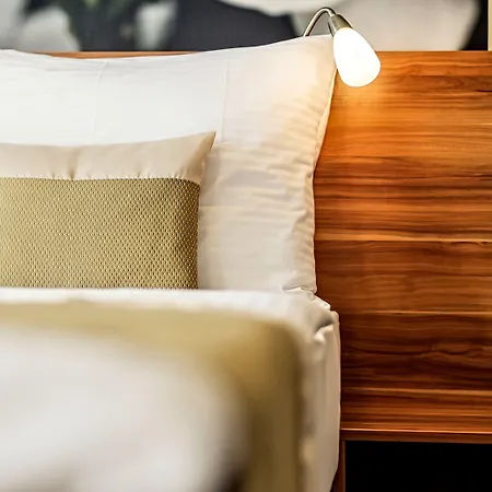 Vista Hotel 4*
