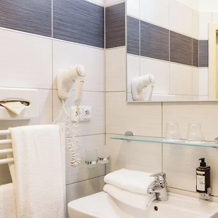 Vista Hotel 4*