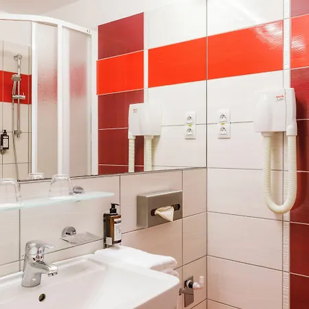 Vista Hotel 4*