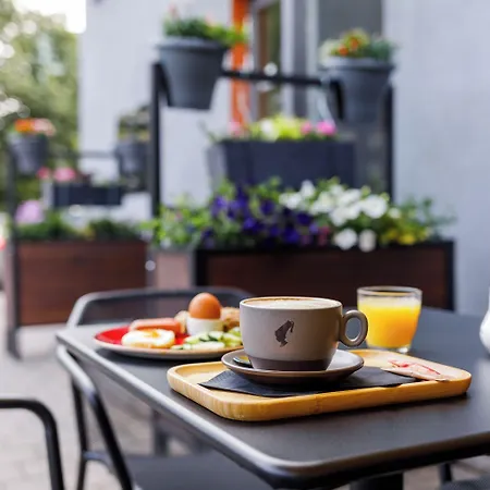 Vista Hotel 4*